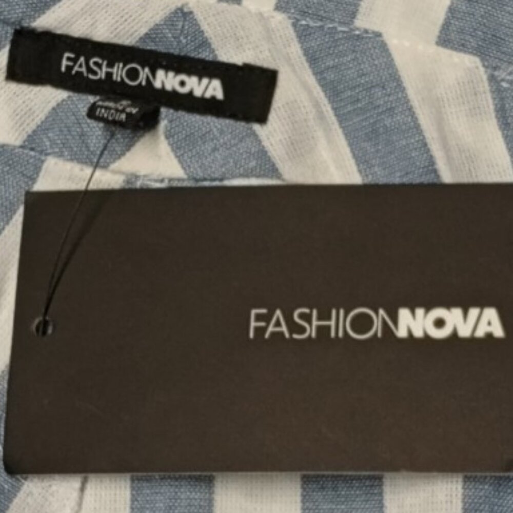 Fashion Nova Bring Striped Belted Shorts Blue/White Size Small NWT - Picture 5 of 8